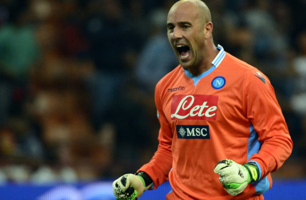 I have not offered myself to anyone!; Pepe Reina denies Barcelona reports