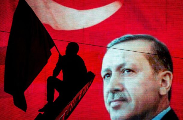 Turkey issues a decree to release 38,000 prisoners to make room for coup plotters
