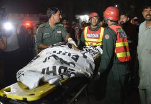 Suicide bomber kills at least 25 in Pakistani mosque