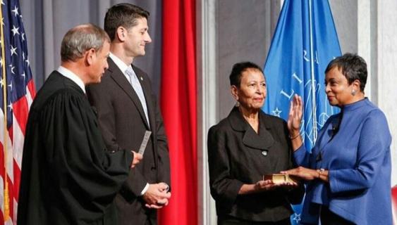 Carla Hayden officially sworn in as the first African American & female to become Librarian of Congress