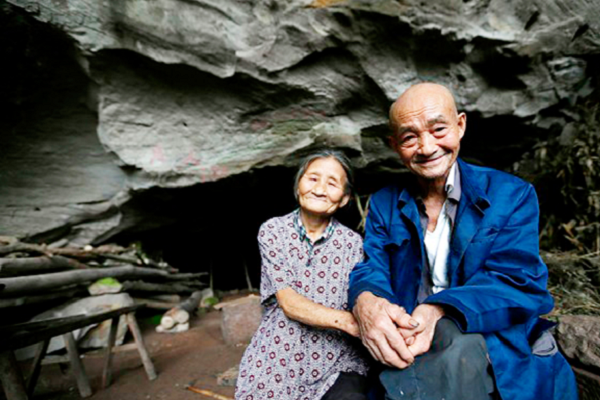 Couple live in cave for 54 years