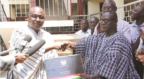 Education Ministry gives laptops to ICT teachers