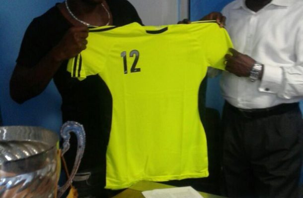 Ex-Kotoko striker Ahmed Toure pens down two-years deal with Bechem united