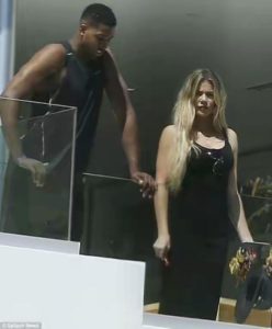 Khloe Kardashian spotted with yet another basketball player (photos)