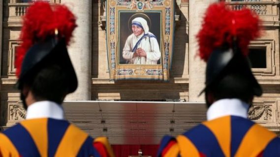 Mother Teresa has been declared a saint by Pope Francis (photos)