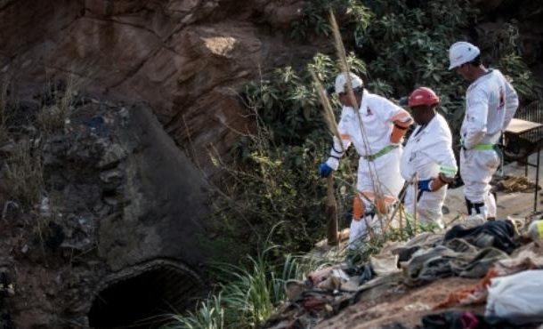 S. Africa suspends search for trapped illegal gold miners