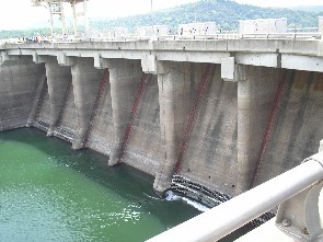 Water flows into Akosombo Dam