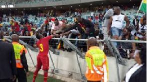 Gyan mobbed by South African fans during international friendly