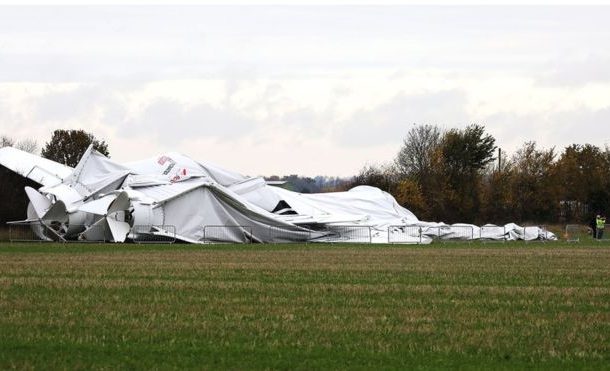 Airlander 10 'breaks in two' and collapses at Cardington