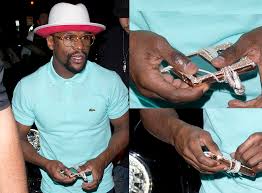 Floyd Mayweather shows off diamond encrusted iPod reportedly worth $1m (Photos)