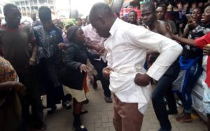 A/R: Pastors beat each other in market over offertory |Photos