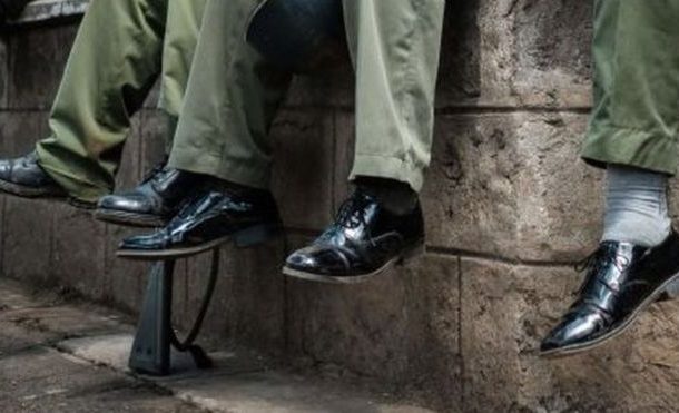 Kenyan police in shoe purchase scam