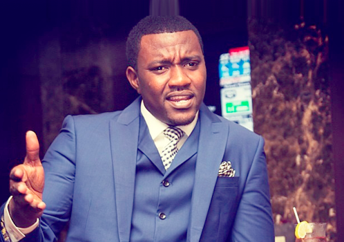 Christmas: John Dumelo fetes with widows