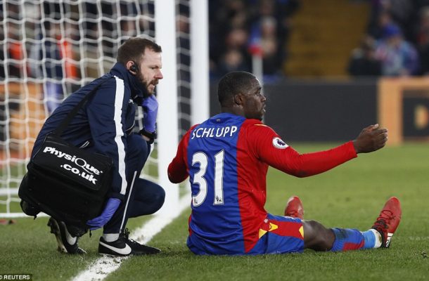 Ghana defender Jeffrey Schlupp wobbles off injured in Crystal Palace win