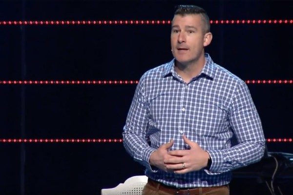 VIDEO: Pastor receives standing ovation after admitting to sexually abusing a minor