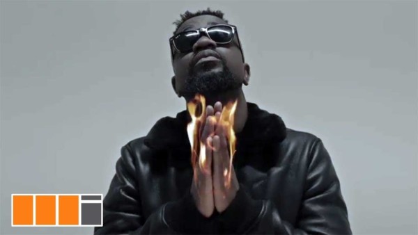 New Video: Sarkodie releases visuals for 'Light It Up'
