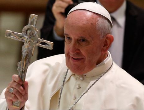 Stop using 'crucifix' as a fashion accessory - Pope Francis warns