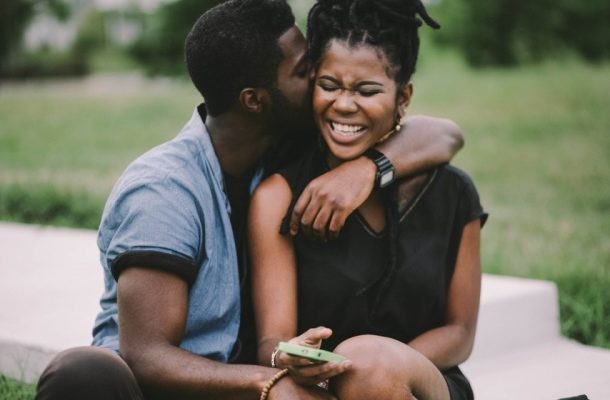 5 signs he’s into you and not faking it