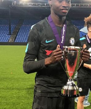Ghana youngster Paul Appiah wins 2018 Floodlit trophy with Chelsea