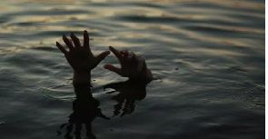 C/R: 18 years old lady drowns at Saltpond beach