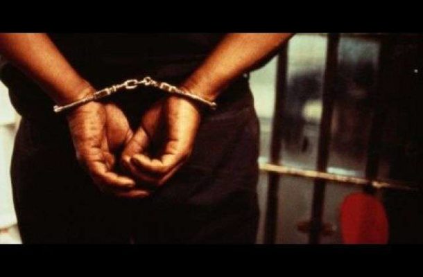 A/R: Two female armed robbers, others arrested