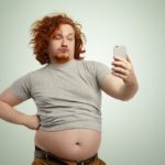 Men take more selfies than women – Research