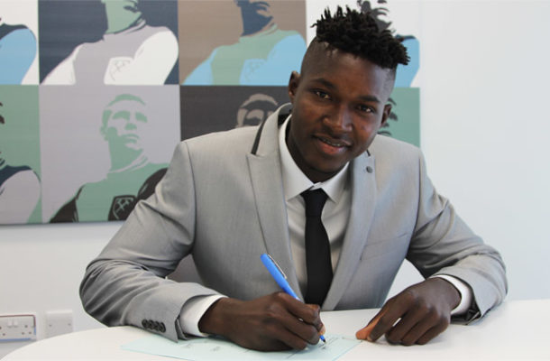 Ghanaian goalkeeper Joseph Anang signs pro contract with West Ham United
