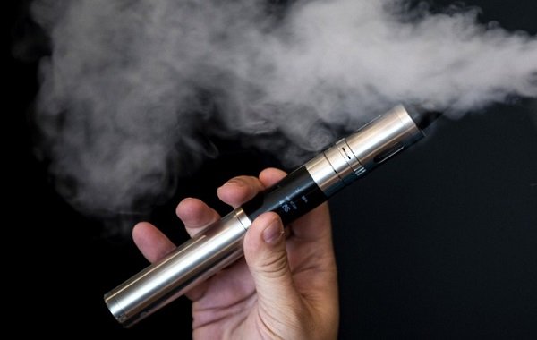 E-cigarettes 'can damage vital immune system cells'
