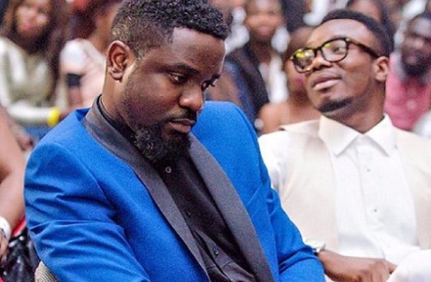 Fans attack Sarkodie for promoting Nigeria music
