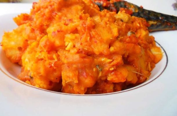 VIDEO: Learn how to make Yummy dish of plantain pottage on GhanaGuardian Kitchen
