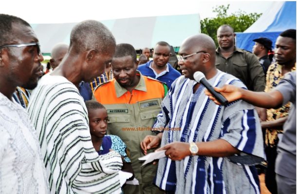 Flood Deaths: Bawumia consoles Talensi with cash