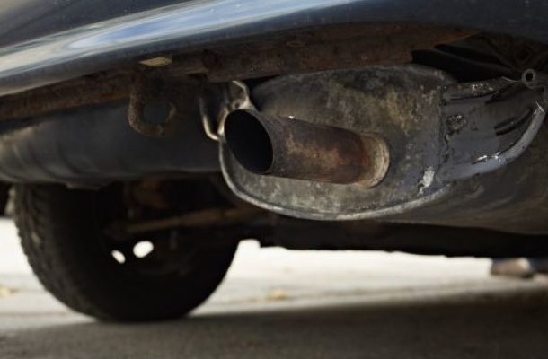 Man eletrocted by police for refusing to stop having sex with car exhaust