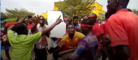 Trasacco workers demonstrate, demand full payment of compensation