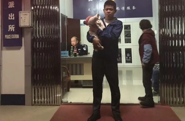 PHOTOS: Chinese man desperate for a son sells his 10-day-old daughter to strangers for £4,500