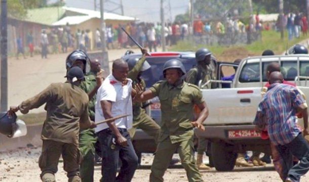 Guinea police fire teargas at student protest