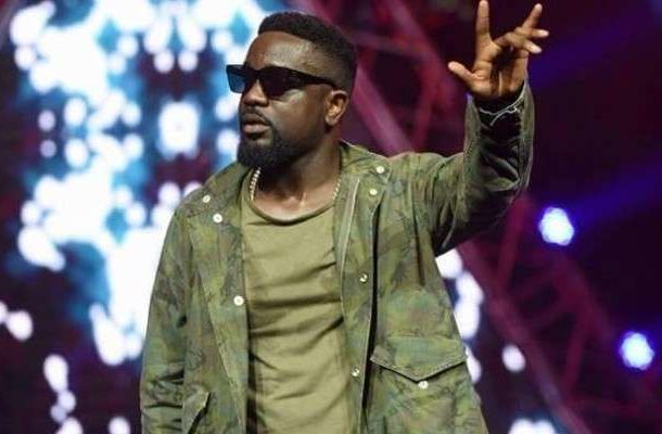 Sarkodie has a message for “thick black” princesses; says “Rock that sh**”