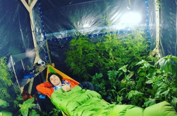 Man lives in air-tight tent with 200 plants to see if they could provide enough oxygen for him