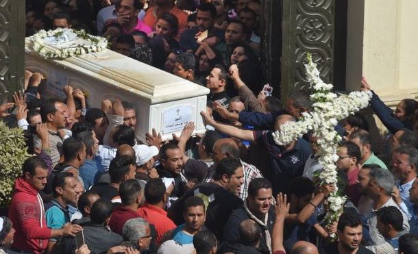 Coptic Christian attack: Egypt police 'kill 19 attackers'