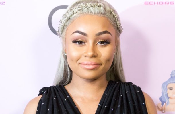 VIDEO: American reality star, Blac Chyna who is in Nigeria to sell bleaching cream involved in a street fight