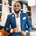 SHOCKER: People form long queue infront of Davido's house to beg for money |VIDEO