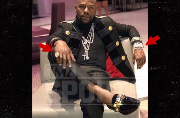 PHOTOS: Floyd Mayweather steps out in $5.3 million worth of chains and bracelets
