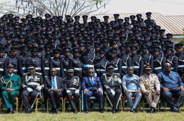 Eschew temptations of corruption – Akufo-Addo to Police