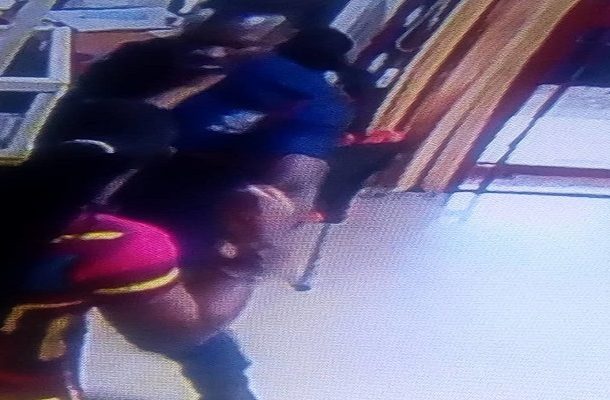 Female customer of GN bank allegedly slaps policeman over savings