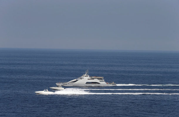 Iran to Equip Its Speed Boats With Missiles and Stealth Technology - Report