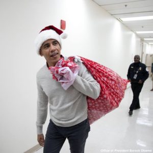 PHOTOS: Barack Obama surprises patients at the Children’s National Hospital in Washington, D.C with Christmas gifts