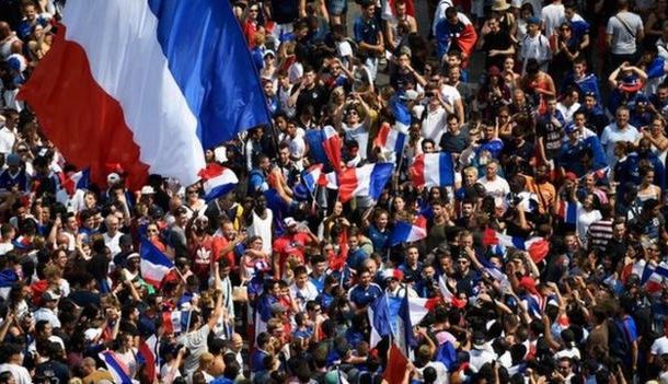 World Cup: France welcomed by hundreds of thousands of supporters