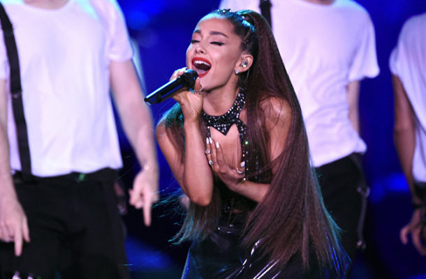 Real or Fake? Ariana Grande's New PHOTO Sparks 'Boob Job' Speculations