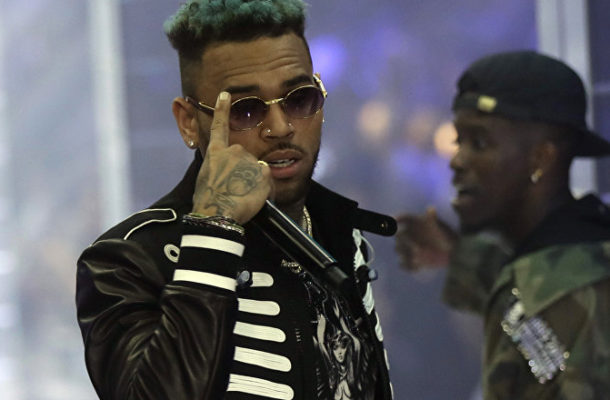Chris Brown &amp; R Kelly in 'Same Boat': Twitter on Fire Over Paris 'Rape Arrest'