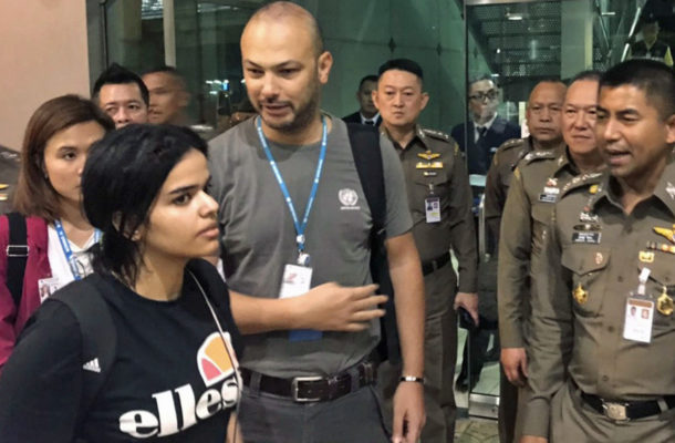 Saudi teen Rahaf Alqunun due to arrive in Canada for asylum