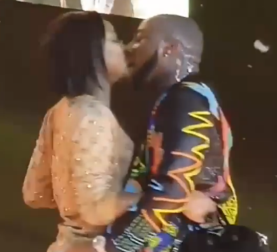 VIDEO: Davido gets smitten on stage; passionately kisses girlfriend at London concert